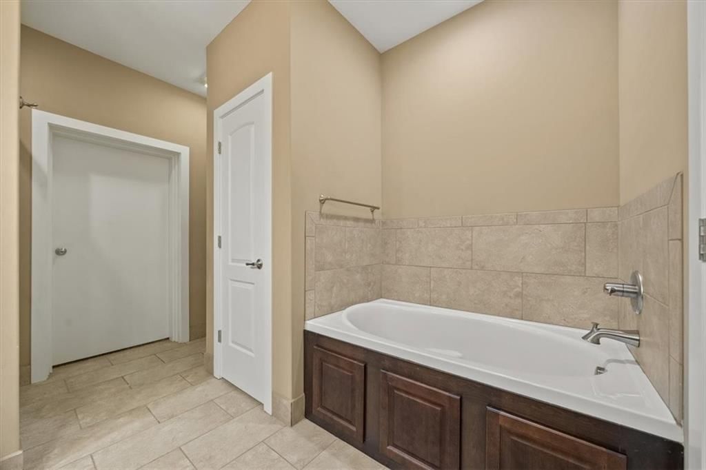 5614 Chimney Rocks Circle — photo 21