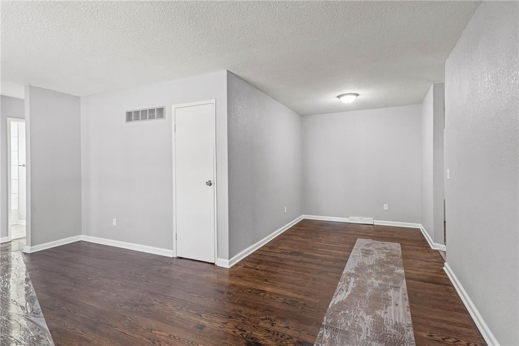 5232 N Palmer Avenue — photo 10