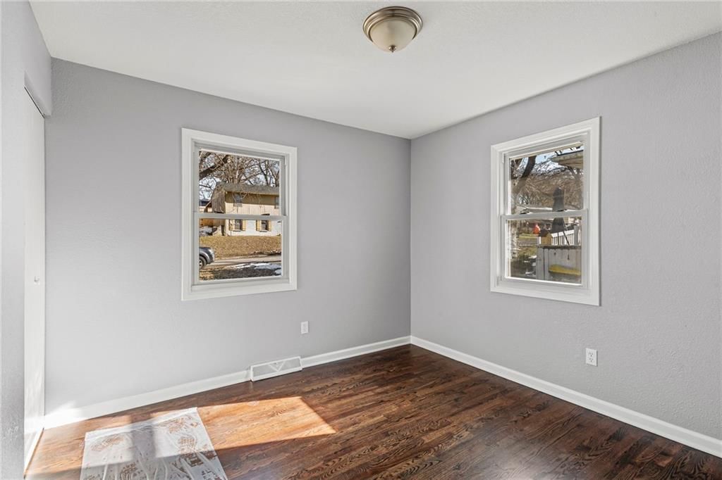 5232 N Palmer Avenue — photo 15