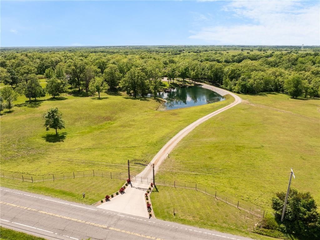 650 NW State Route 13 Highway — photo 80