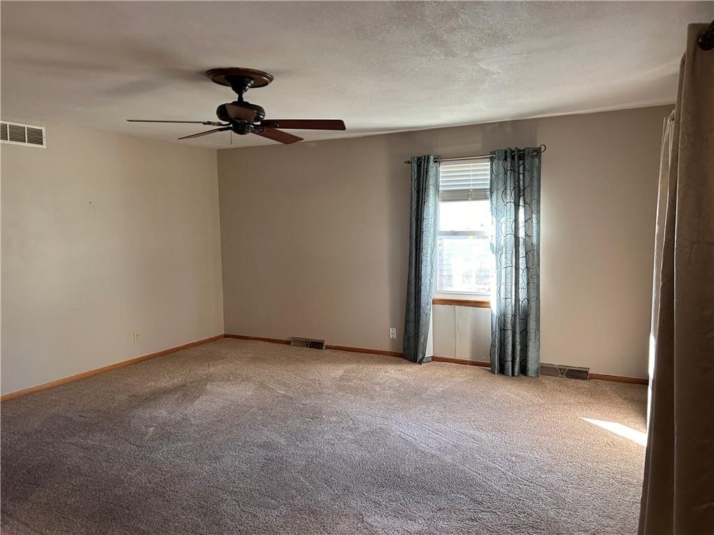 536 Hogue Street — photo 8