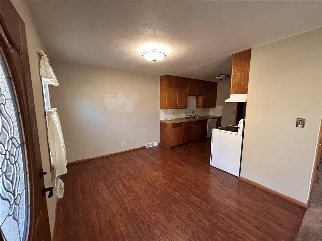 536 Hogue Street — photo 9