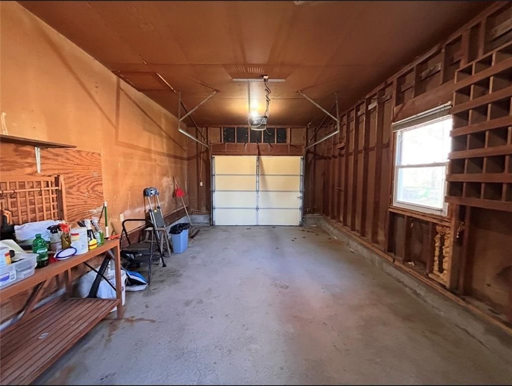 536 Hogue Street — photo 37