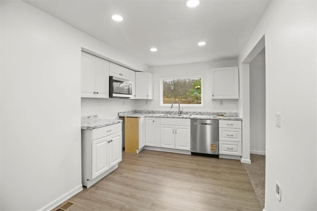 11800 Henry Street — photo 6