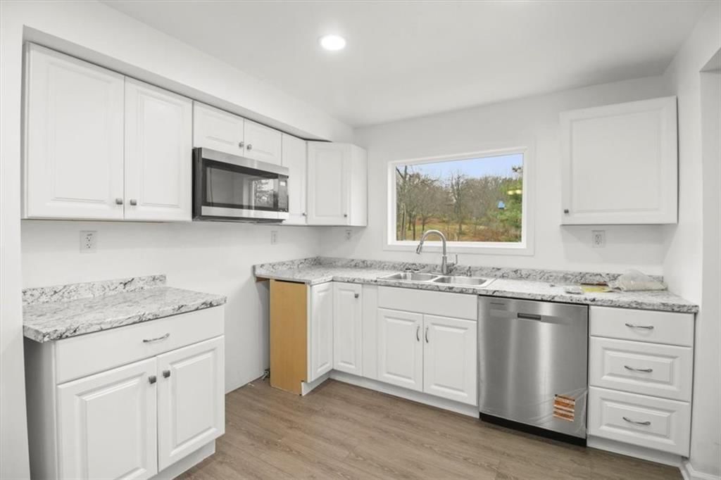 11800 Henry Street — photo 7