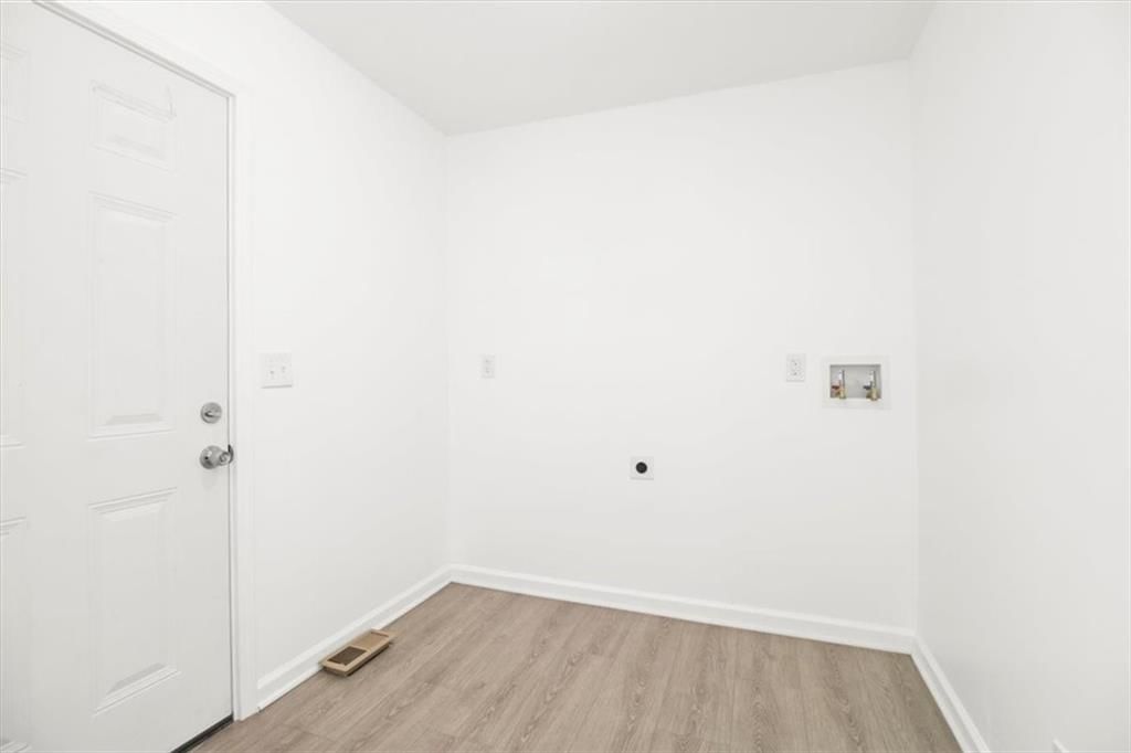 11800 Henry Street — photo 16