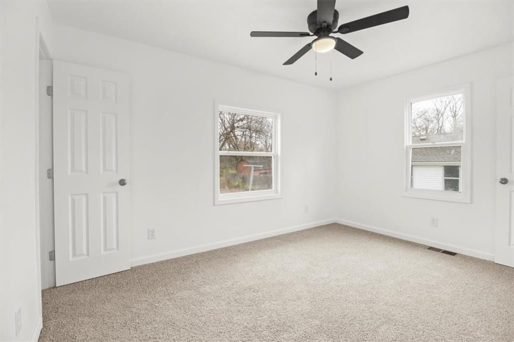 11800 Henry Street — photo 17