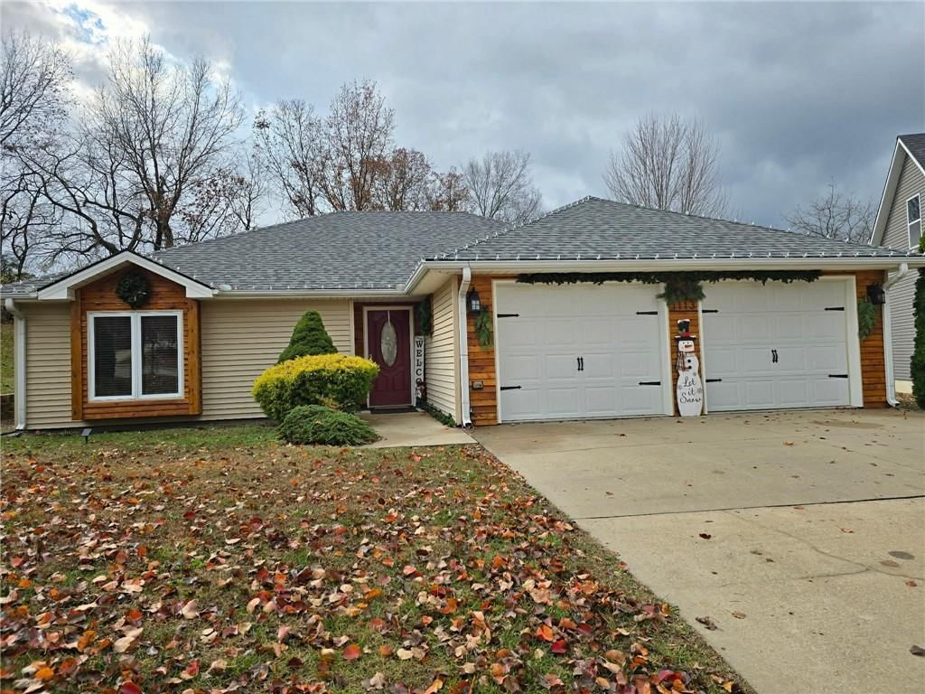 1113 Melanie Street — photo 3