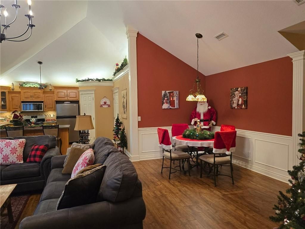 1113 Melanie Street — photo 24