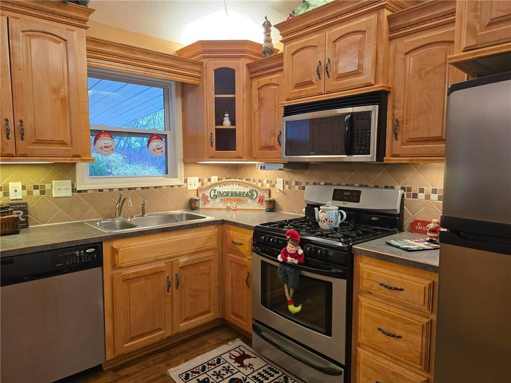 1113 Melanie Street — photo 32