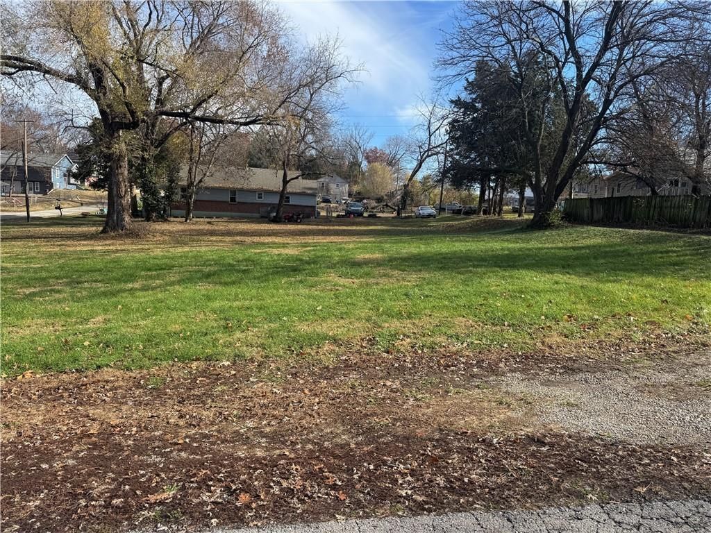 921 Delaware Street — photo 3