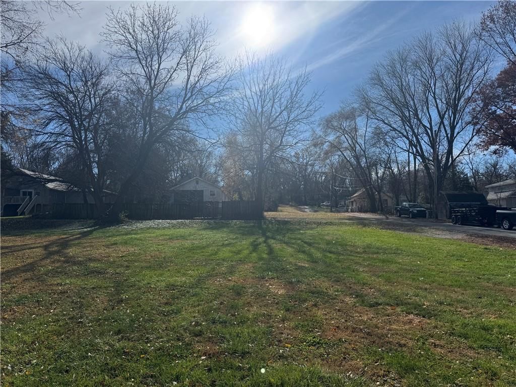921 Delaware Street — photo 5