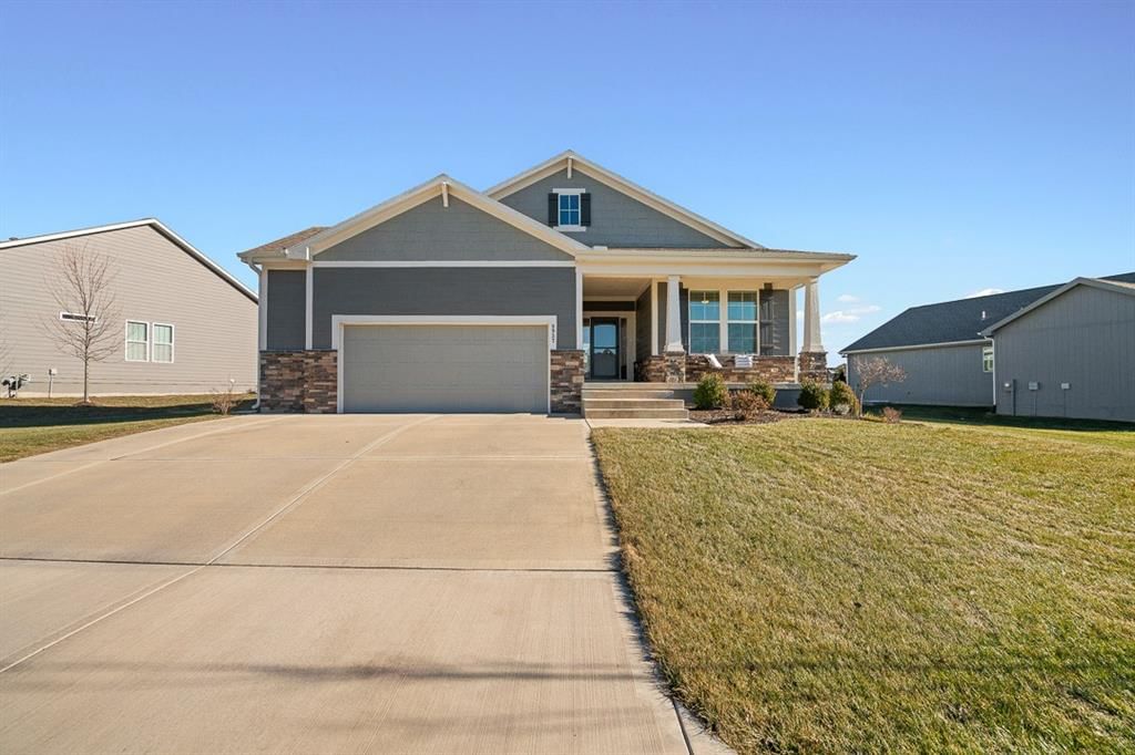 8937 Sunray Drive — photo 3