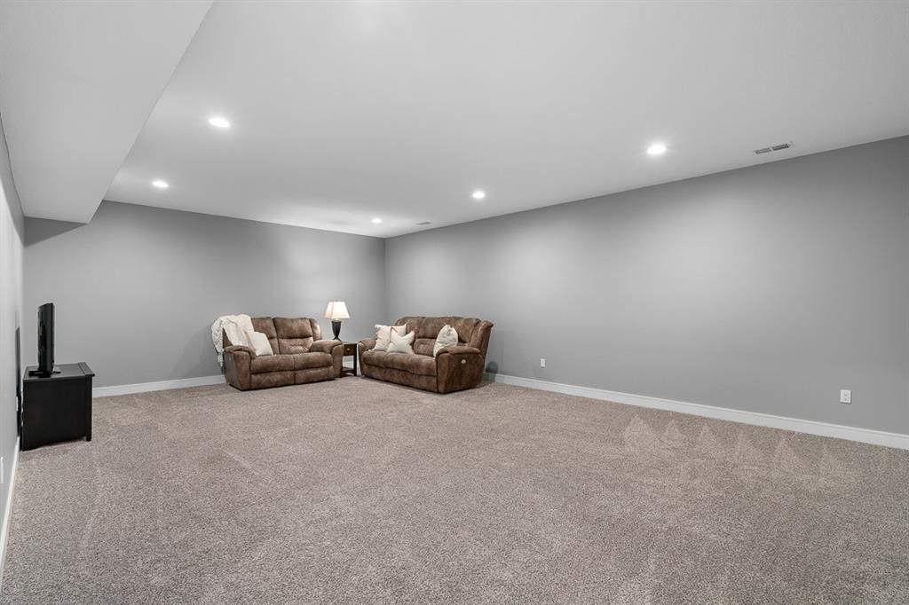 8937 Sunray Drive — photo 39