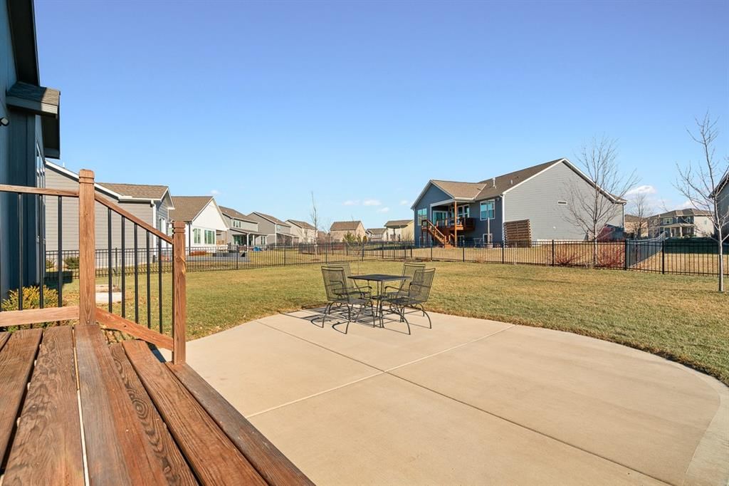 8937 Sunray Drive — photo 47