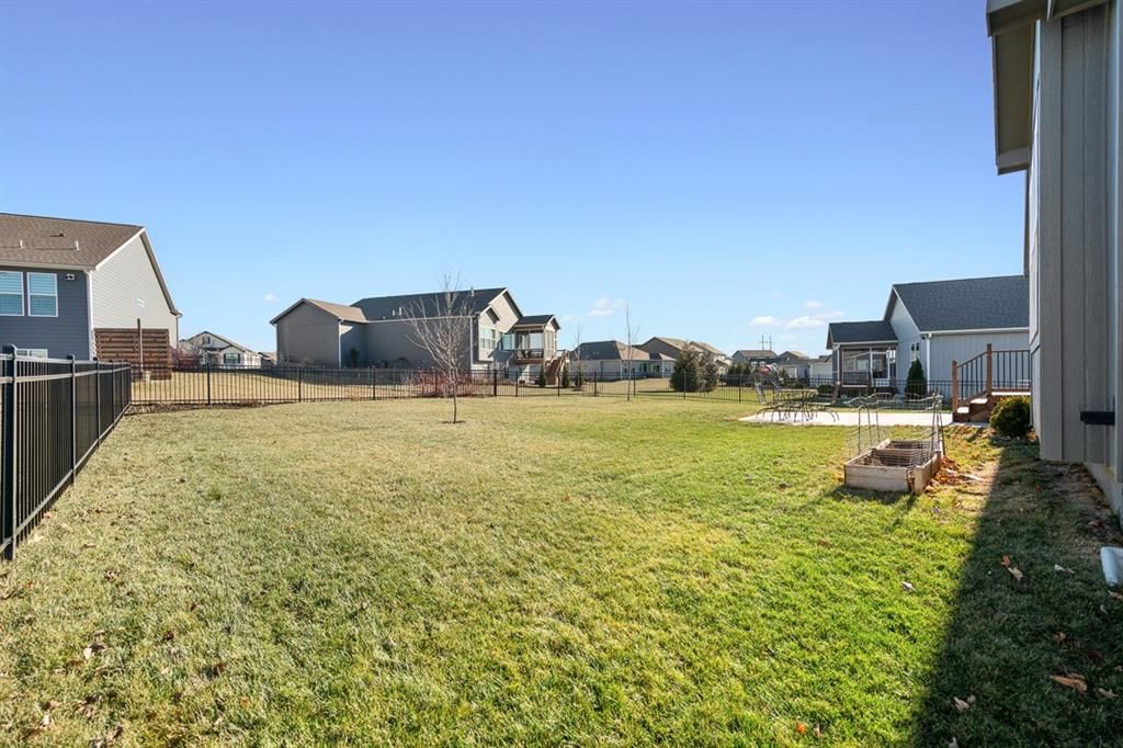 8937 Sunray Drive — photo 48