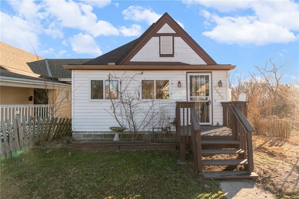 2425 Jackson Avenue — photo 2