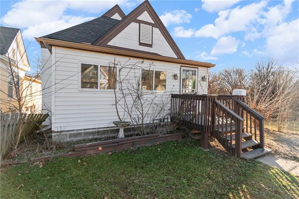 2425 Jackson Avenue — photo 3