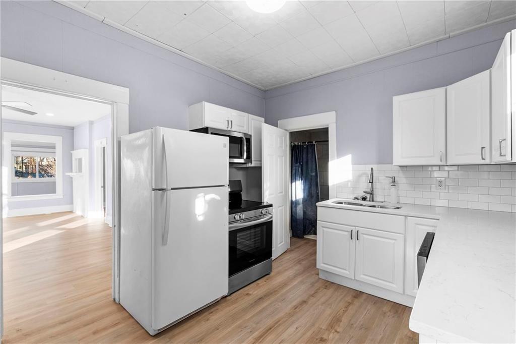 2425 Jackson Avenue — photo 9