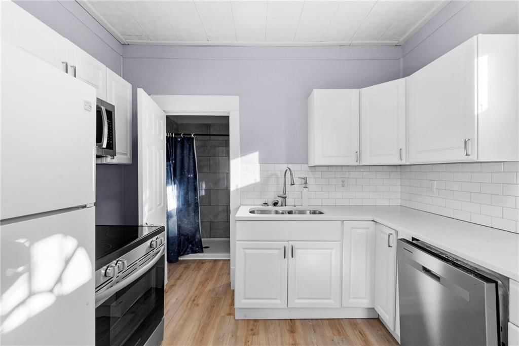 2425 Jackson Avenue — photo 10