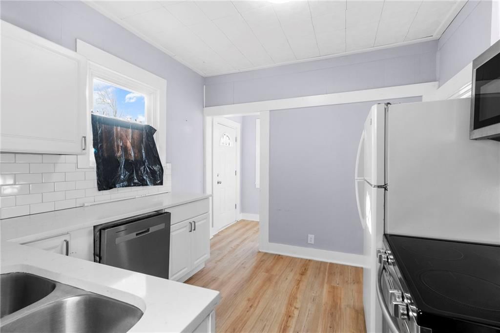 2425 Jackson Avenue — photo 11