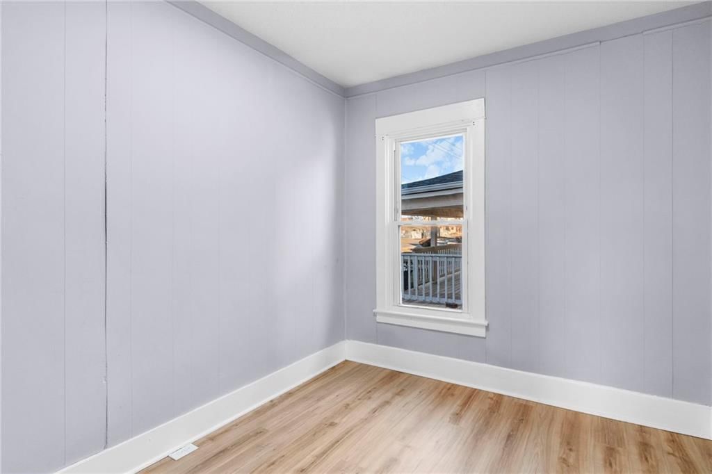 2425 Jackson Avenue — photo 12