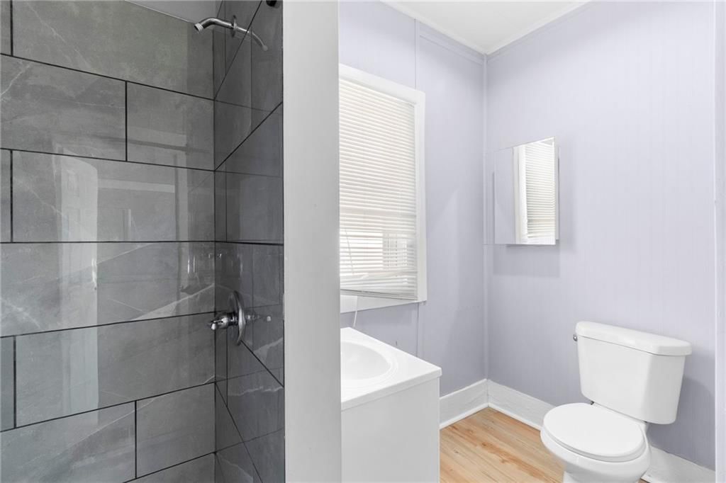 2425 Jackson Avenue — photo 14