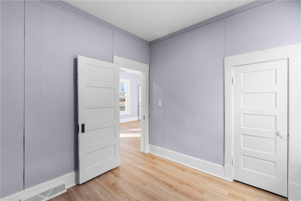 2425 Jackson Avenue — photo 16