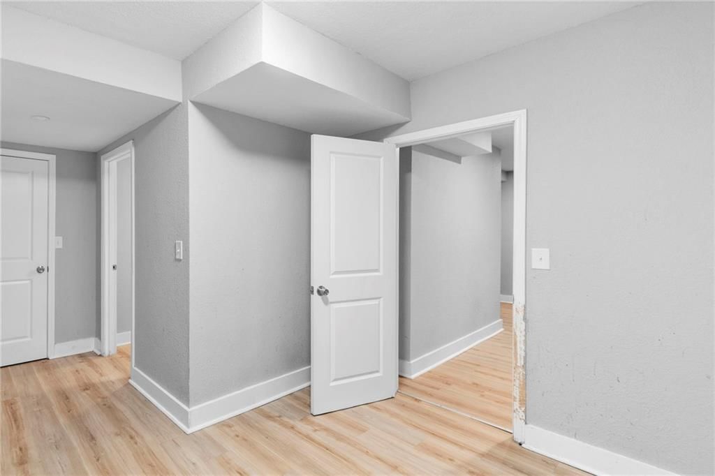 2425 Jackson Avenue — photo 19