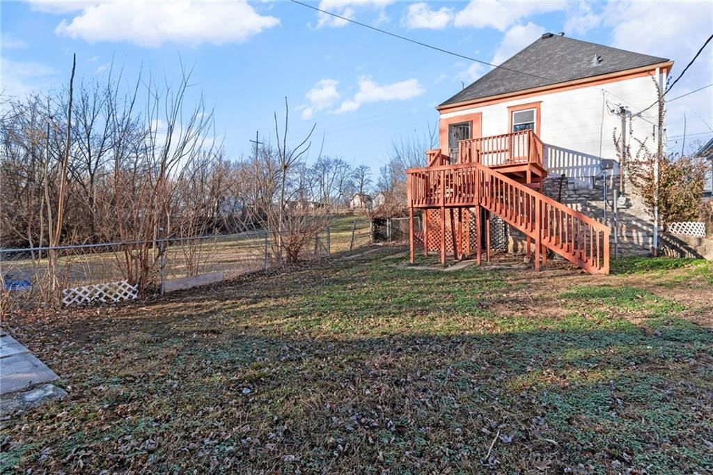 2425 Jackson Avenue — photo 22