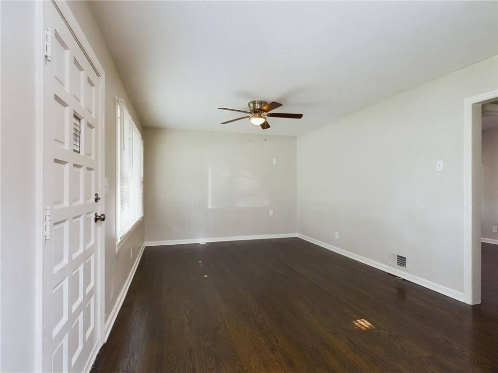 11114 Bennington Avenue — photo 3