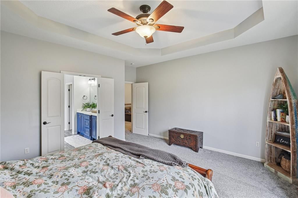 1209 Holland Square — photo 15