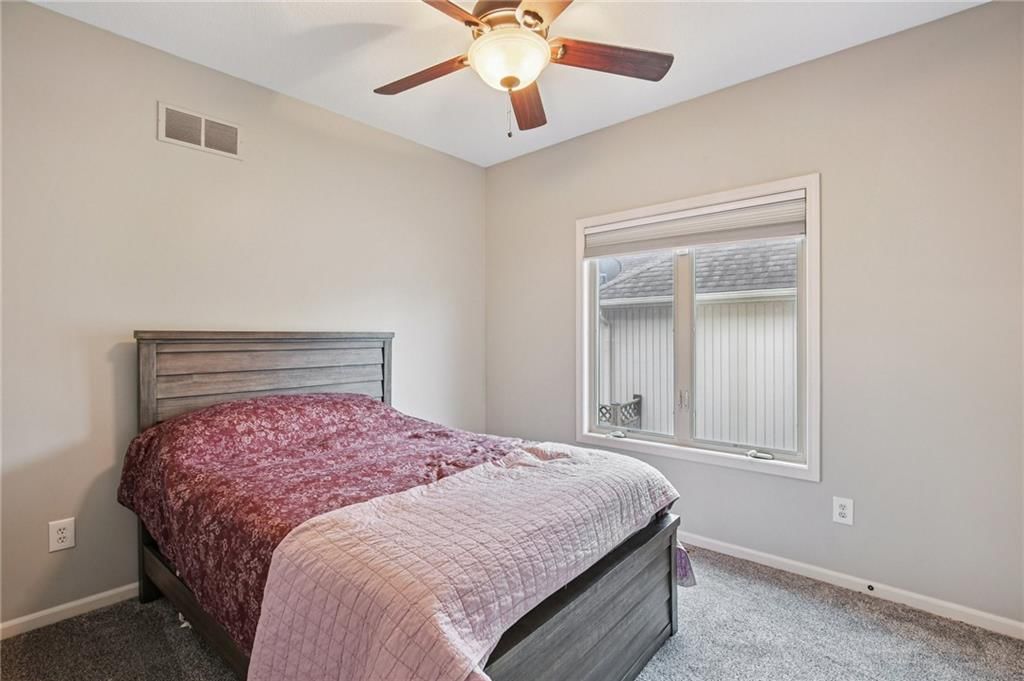 1209 Holland Square — photo 23