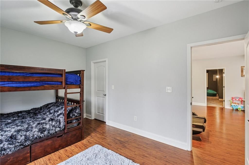 1209 Holland Square — photo 26