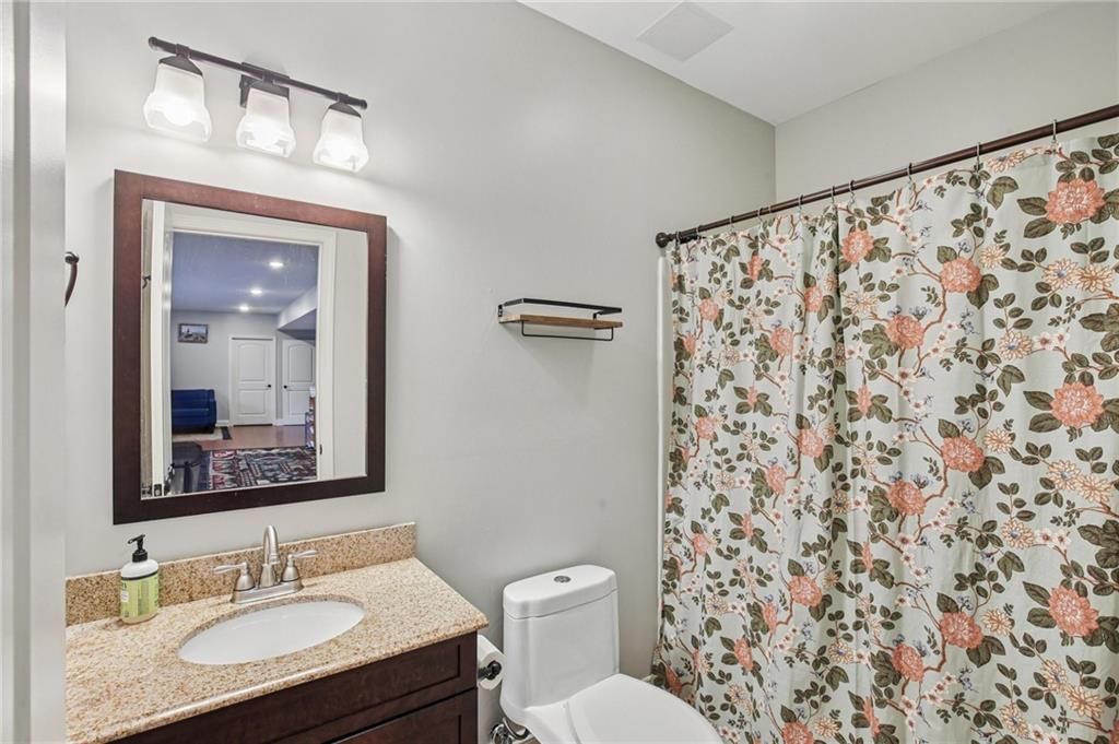 1209 Holland Square — photo 29