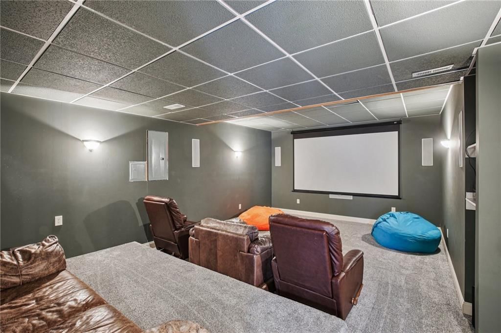 1209 Holland Square — photo 34