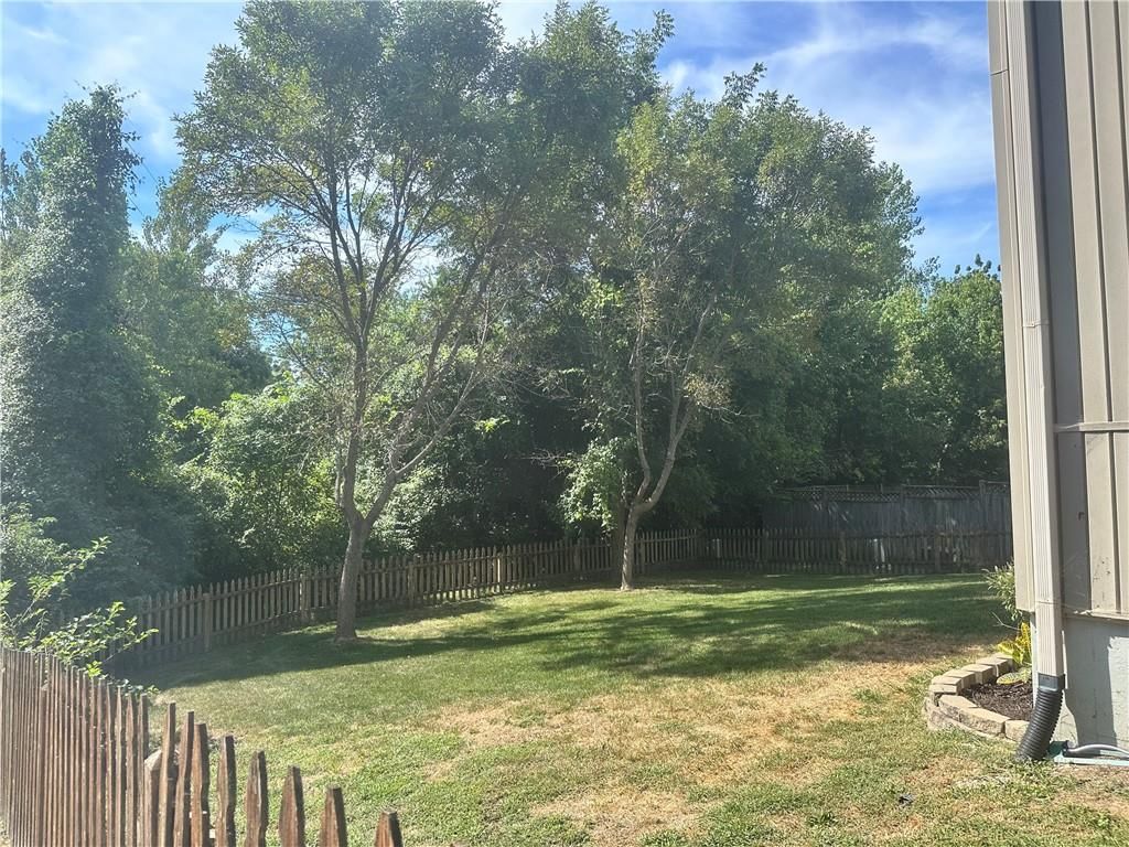 1209 Holland Square — photo 45
