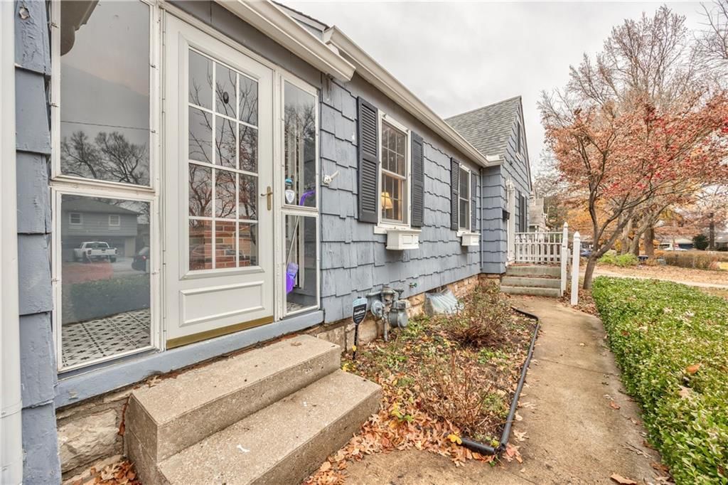 8409 Mercier Street — photo 4