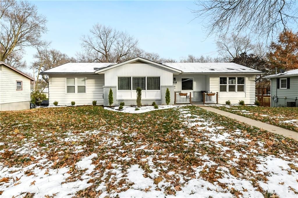 1809 Grand Avenue, Leavenworth, KS
