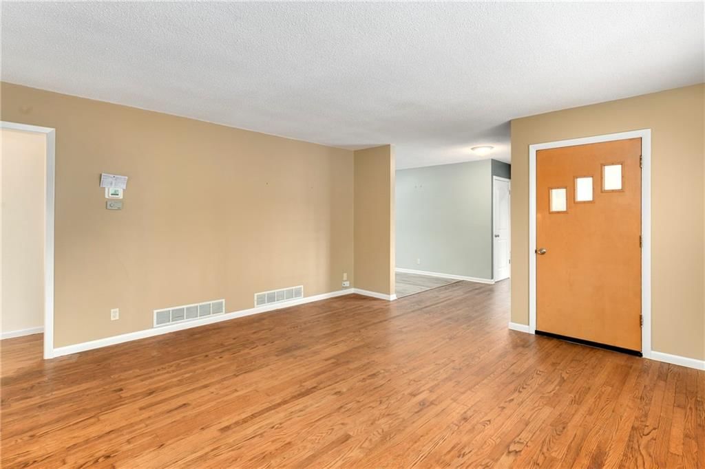 1809 Grand Avenue — photo 3