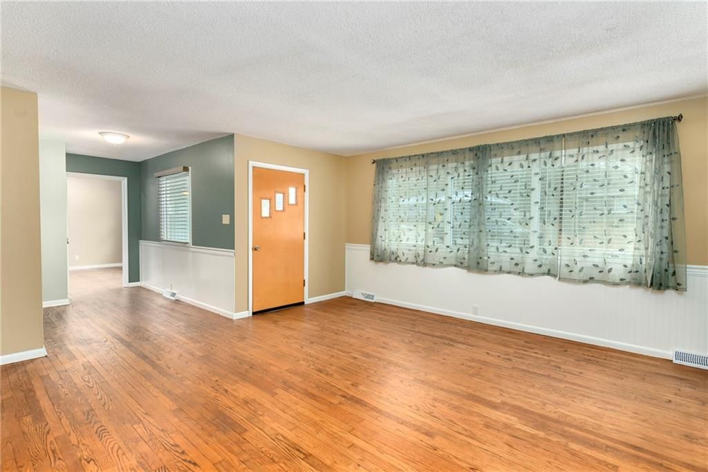 1809 Grand Avenue — photo 4