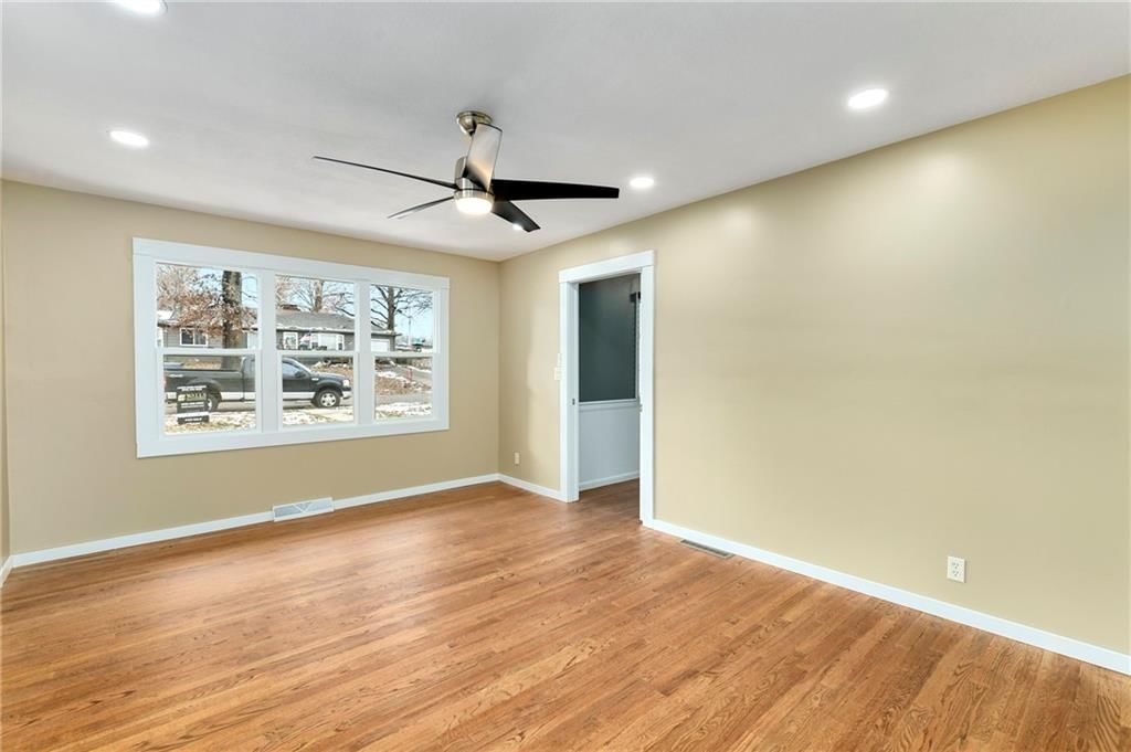 1809 Grand Avenue — photo 7