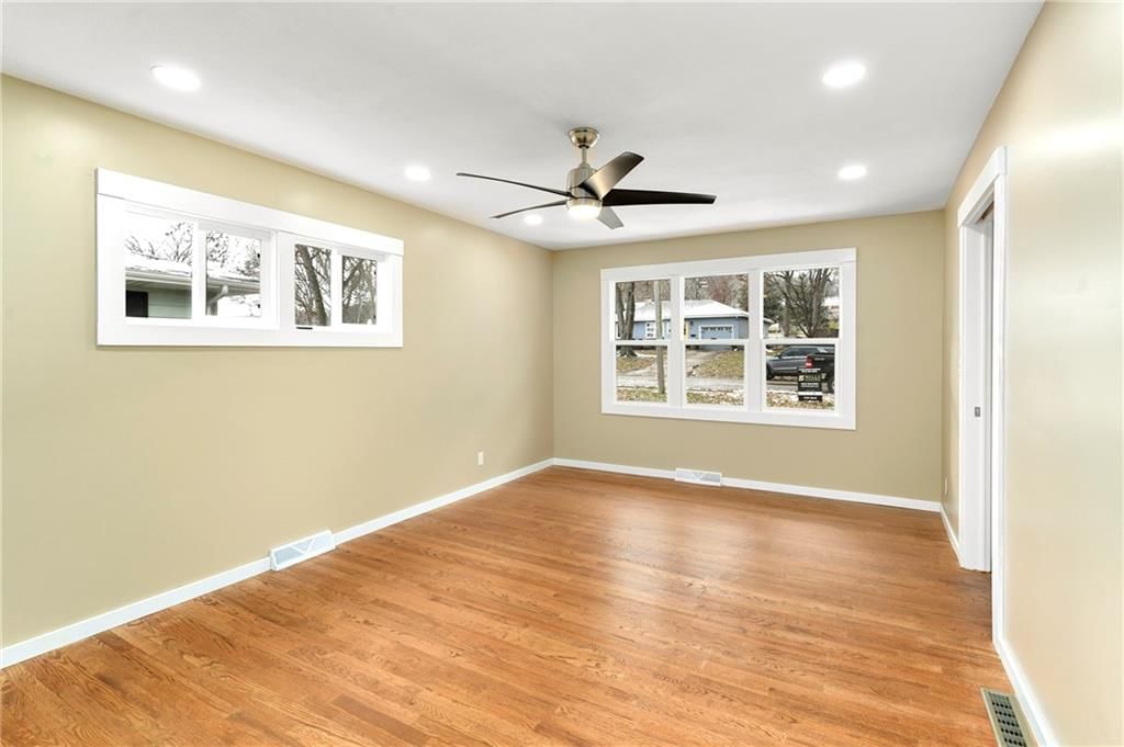 1809 Grand Avenue — photo 8