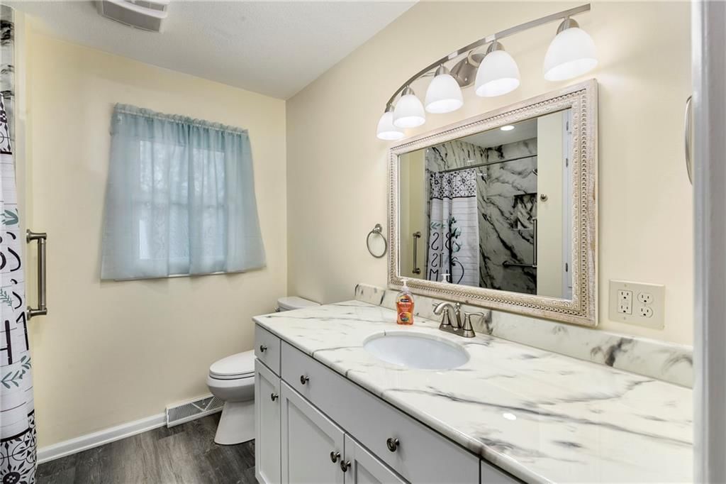 1809 Grand Avenue — photo 14