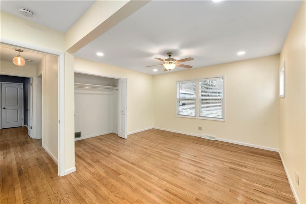 1809 Grand Avenue — photo 17