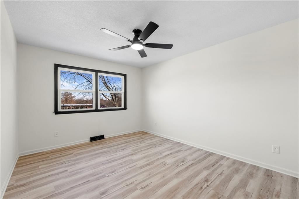 12417 Newton Court — photo 31