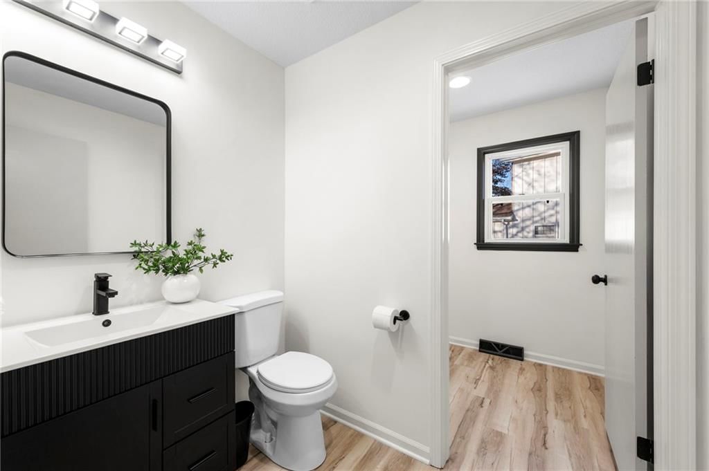 12417 Newton Court — photo 33