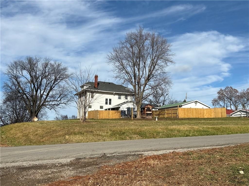 502 E Morehouse Street — photo 2