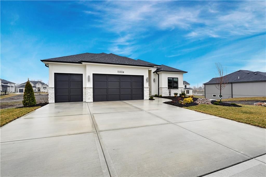 15324 W 161st Court — photo 3