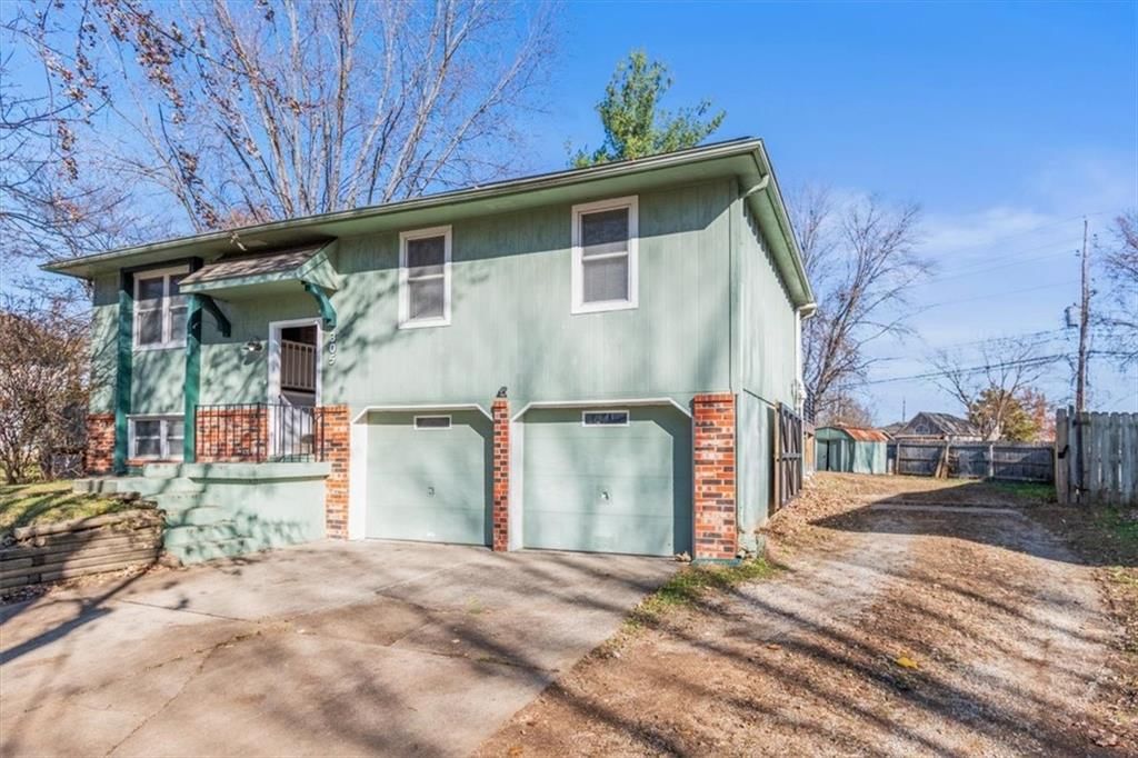 305 Concord Circle — photo 3